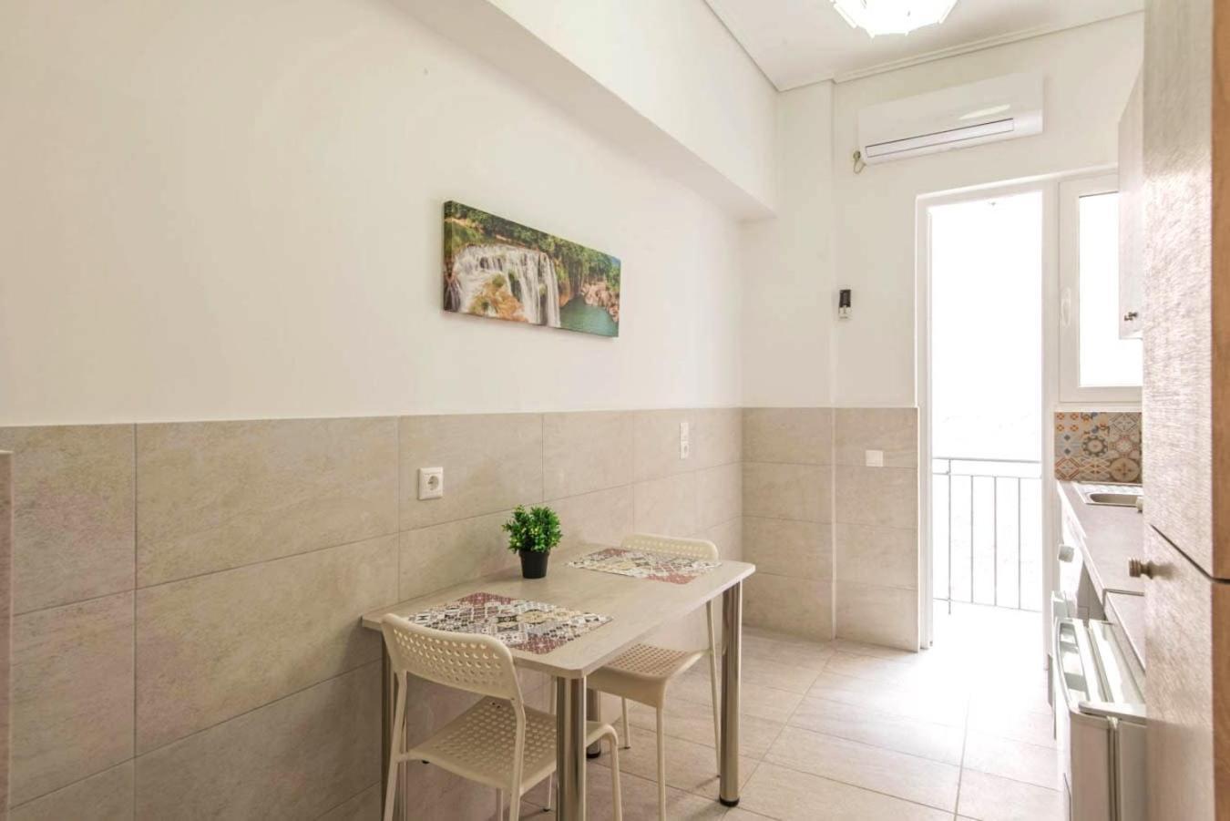 Lovely In The Center Of Apartment *